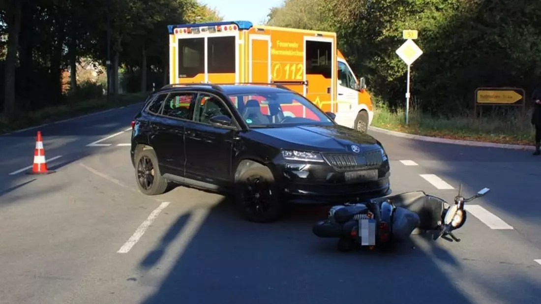 POL-RBK: Wermelskirchen - Zwei Verletzte nach Kollision im Kreuzungsbereich - Bild: presseportal.de
