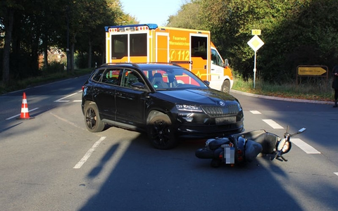 POL-RBK: Wermelskirchen - Zwei Verletzte nach Kollision im Kreuzungsbereich - Foto: presseportal.de