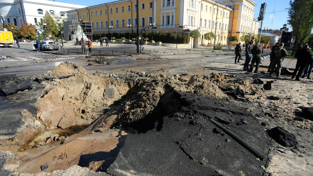 Die Ukraine verliert einen wertvollen Kampfjet F-16 mit dem Piloten, Luftwaffenkommandeur Oleschtschuk muss gehen. (Archivbild) - Foto: ---/ukrinform/dpa