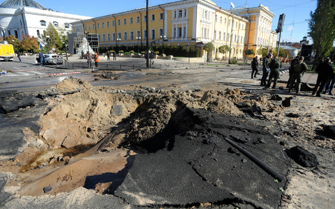 Die Ukraine verliert einen wertvollen Kampfjet F-16 mit dem Piloten, Luftwaffenkommandeur Oleschtschuk muss gehen. (Archivbild) - Foto: ---/ukrinform/dpa