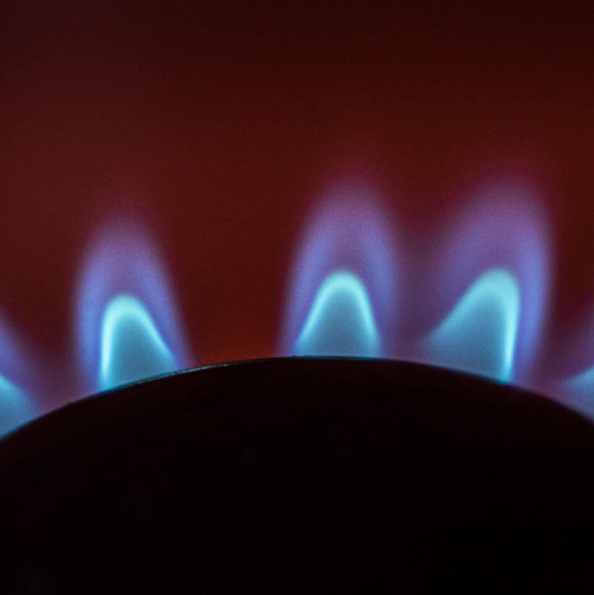 Zuvor gemachten Angaben der EU-Kommission zufolge basieren etwa zwei Drittel der russischen LNG- und Pipeline-Gasimporte auf bestehenden langfristigen Verträgen. Der Rest wird auf kurzfristiger Spot-Basis geliefert. - Foto: Frank Rumpenhorst/dpa