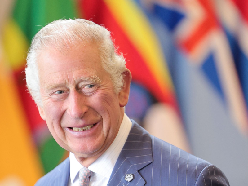 Der König bekam unter anderem DVDs, ein Insektenhotel und ein Luxusauto. - Foto: Chris Jackson/PA Wire/dpa