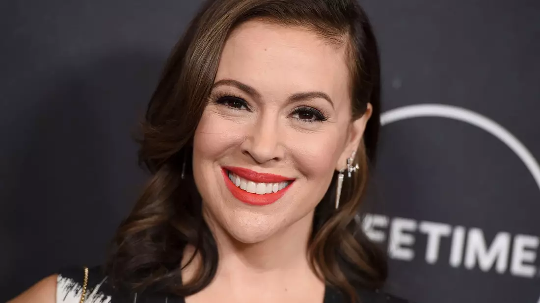 US-Schauspielerin Alyssa Milano ließ ihre Brustimplantate entfernen. (Archivbild) - Bild: Jordan Strauss/Invision/AP/dpa