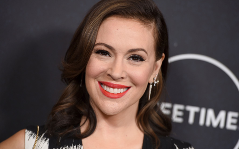 US-Schauspielerin Alyssa Milano ließ ihre Brustimplantate entfernen. (Archivbild) - Foto: Jordan Strauss/Invision/AP/dpa
