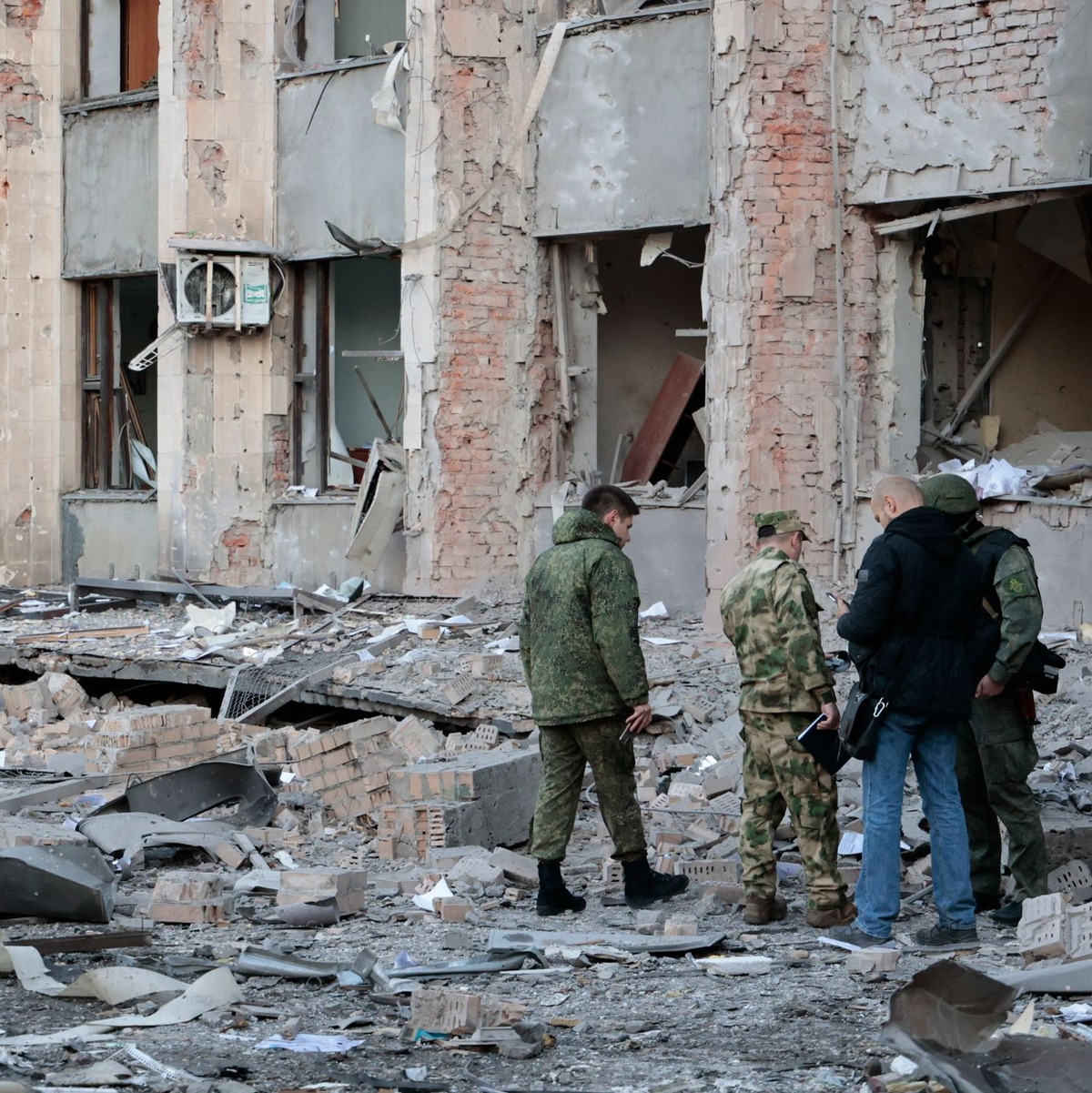 Die Ukraine weiß, wo Russland seine Geschütze und Raketenwerfer positioniert hat. (Archivbild) - Foto: Alexei Alexandrov/AP/dpa