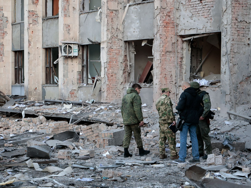 Die Ukraine weiß, wo Russland seine Geschütze und Raketenwerfer positioniert hat. (Archivbild) - Foto: Alexei Alexandrov/AP/dpa