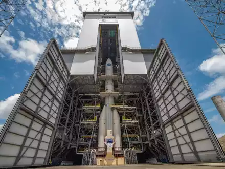 Die Startrampe der Ariane 6 - der Erstflug wurde mehrfach verschoben. - Foto: Manuel Pedoussaut/ESA/dpa