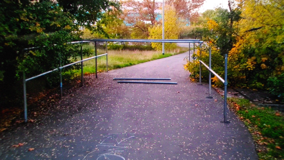 POL-PDLD: Brückengeländer beschädigt - Zeugen gesucht - Foto: presseportal.de