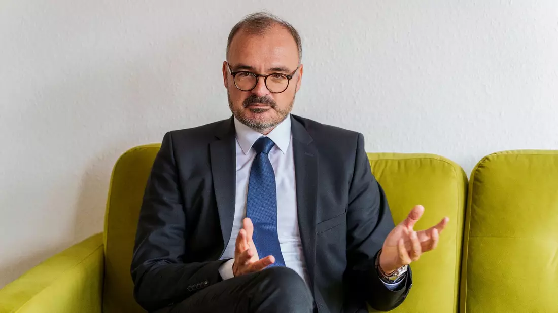 «Lassen Sie die Frauen nicht länger schutzlos», sagt Patrick Liesching, Bundesvorsitzender des Weißen Rings. - Bild: Andreas Arnold/dpa