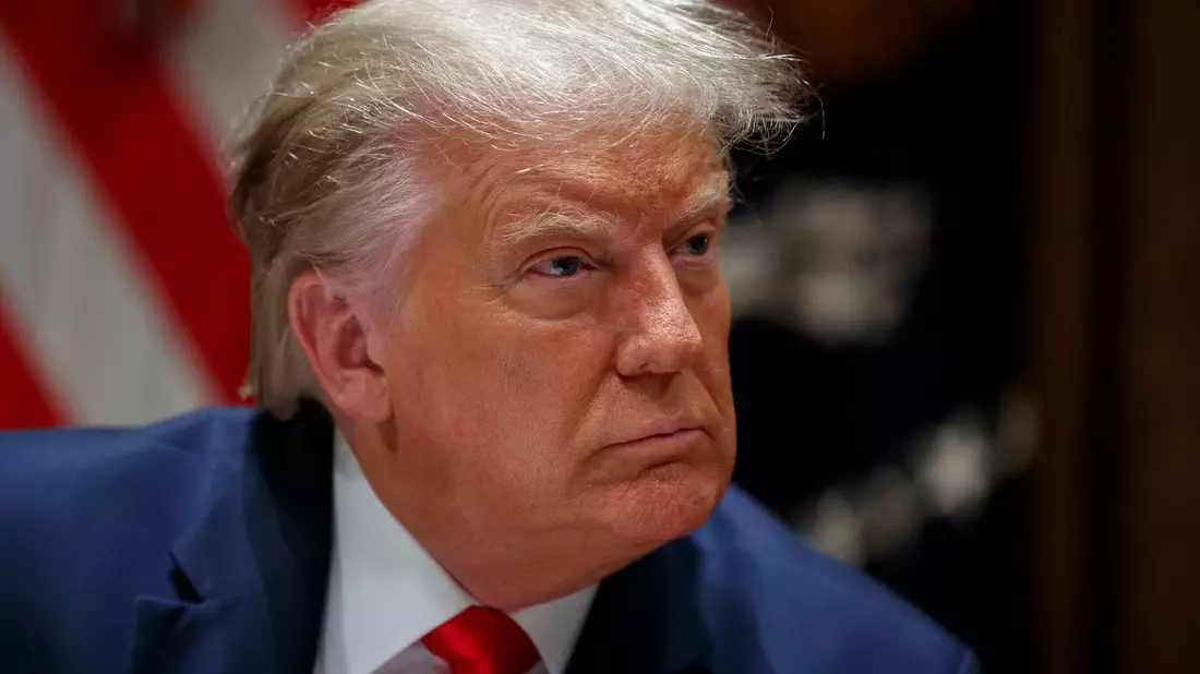 Donald Trump, ehemaliger Präsident der USA, kommt auf dem Ronald Reagan Washington National Airport an. - Bild: Alex Brandon/AP/dpa
