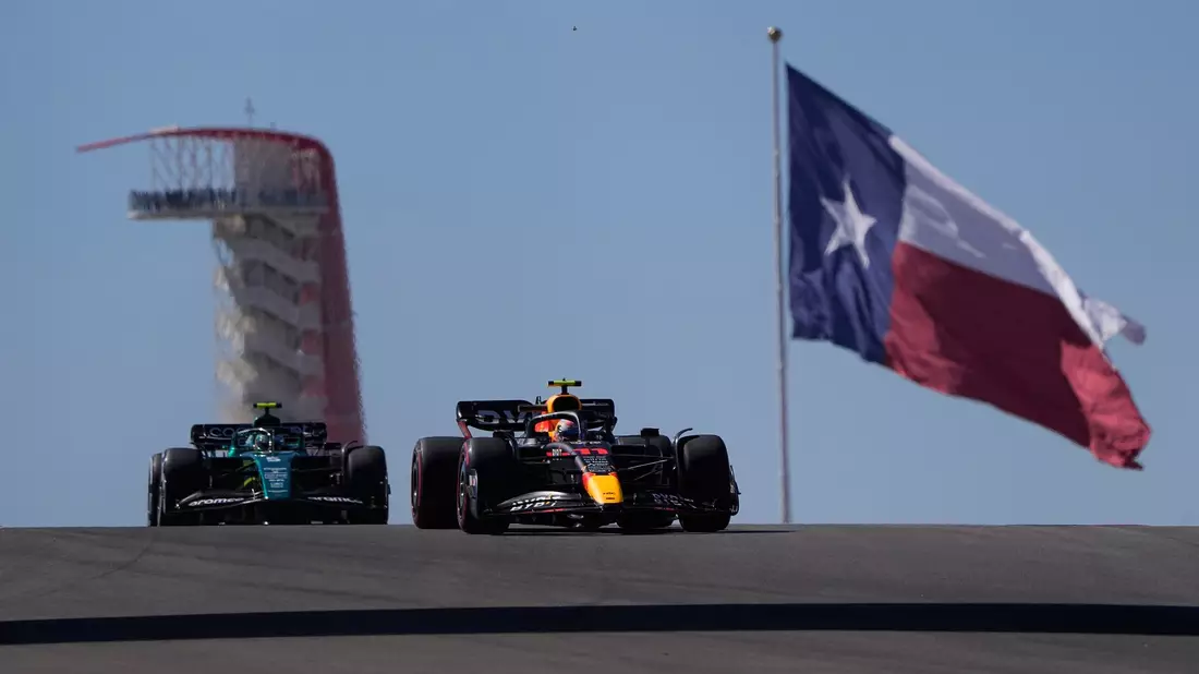 Der Moment, der das McLaren-Duo noch länger beschäftigen wird.  - Bild: Eric Gay/AP/dpa