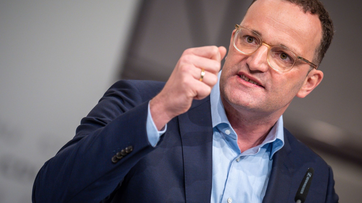 Eine Aufarbeitung der Corona-Politik täte auch der Gesellschaft gut, findet Jens Spahn. - Foto: Michael Kappeler/dpa