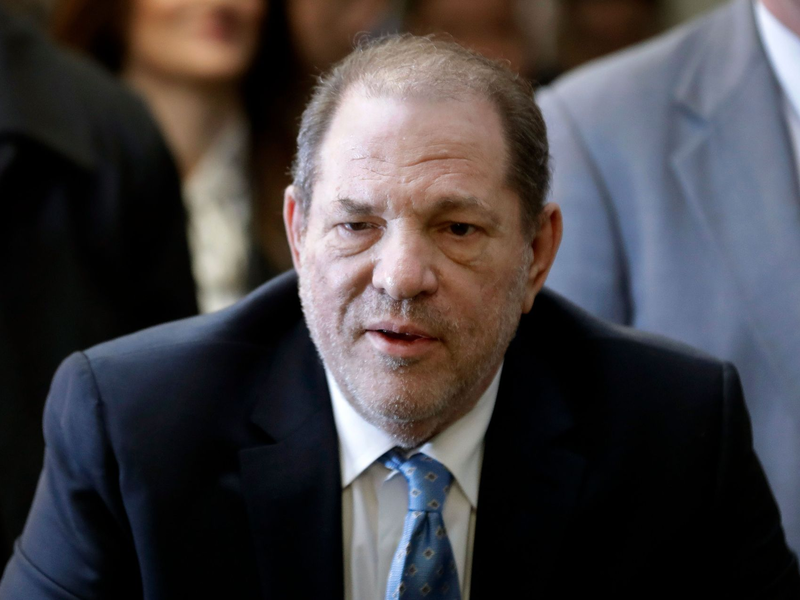 Harvey Weinstein soll unter anderem 2006 eine Frau zum Oralsex gezwungen und 2013 eine Frau vergewaltigt haben. - Foto: Mark Lennihan/AP/dpa