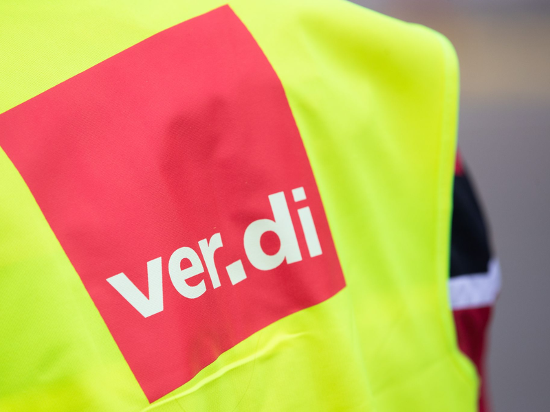 «Wir haben den Anspruch, den Reallohnverlust der vergangenen beiden Jahre auszugleichen», sagt Verdi-Verhandlungsführer Jan Duscheck. - Foto: Tom Weller/dpa