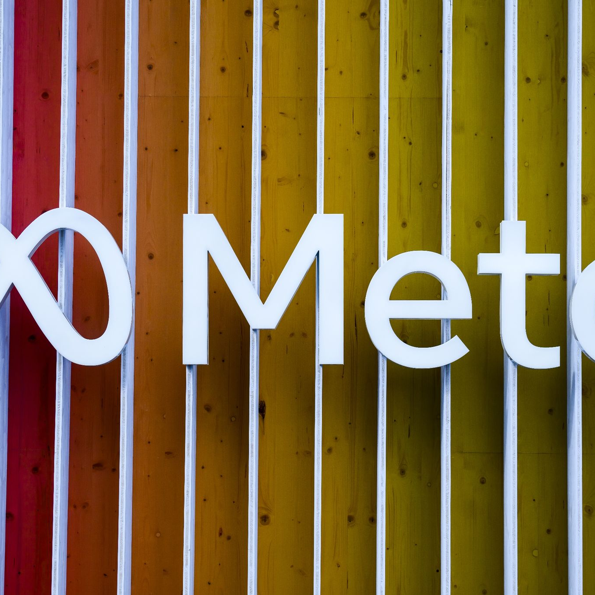 Der Facebook-Mutterkonzern Meta baut in Irland knapp 500 Jobs ab. - Foto: Gian Ehrenzeller/KEYSTONE/dpa