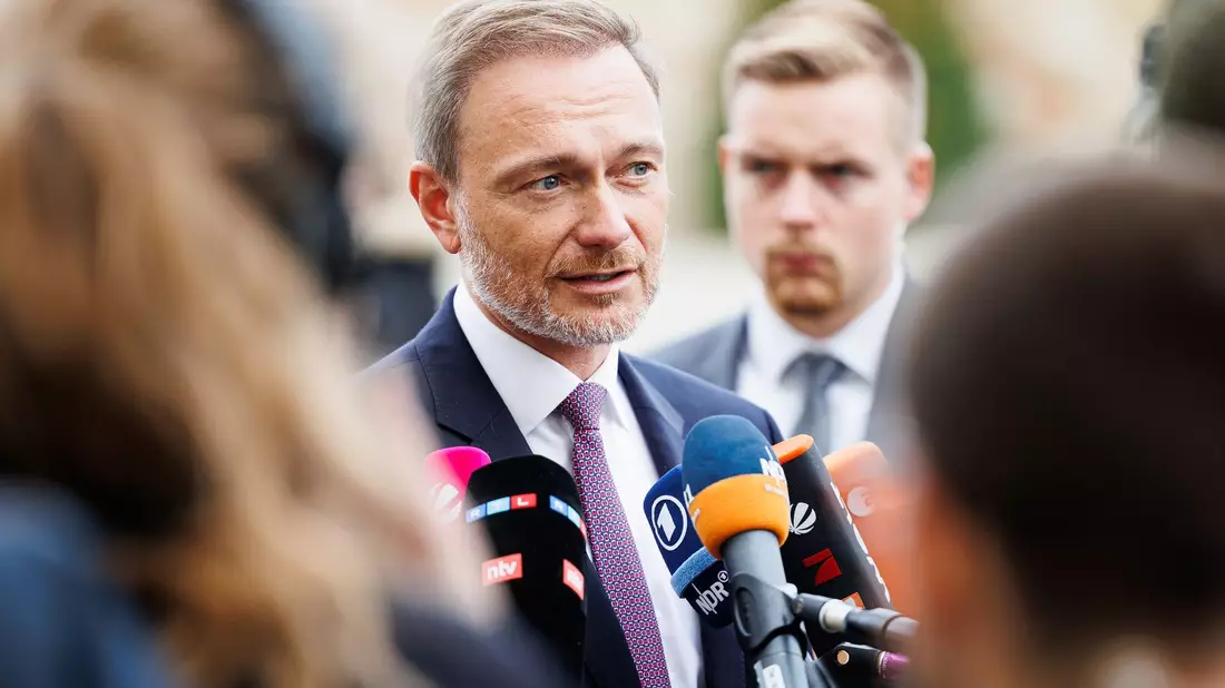 «Wir können derzeit keine zusätzlichen Beiträge zum Haushalt der Europäischen Union zeichnen», sagt Bundesfinanzminister Christian Lindner (FDP). - Bild: Michael Matthey/dpa