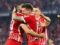 Mit einem Hattrick in der ersten Halbzeit der Matchwinner für Freiburg: Michael Gregoritsch (l). - Foto: Tom Weller/dpa
