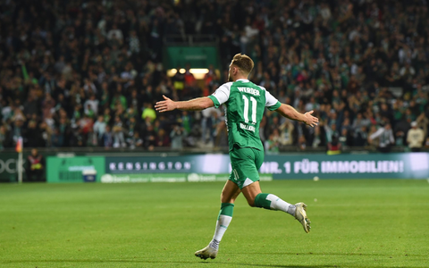 Traf wieder für den BVB: Jadon Sancho (r). - Foto: Carmen Jaspersen/dpa