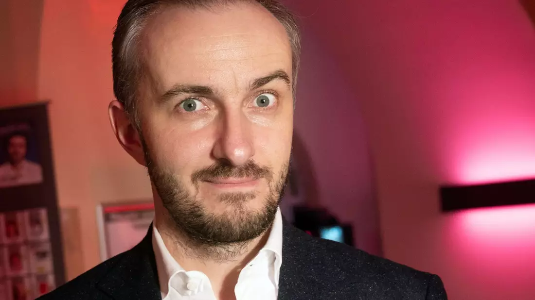 TV-Entertainer und Satiriker: Jan Böhmermann. - Bild: Christophe Gateau/dpa