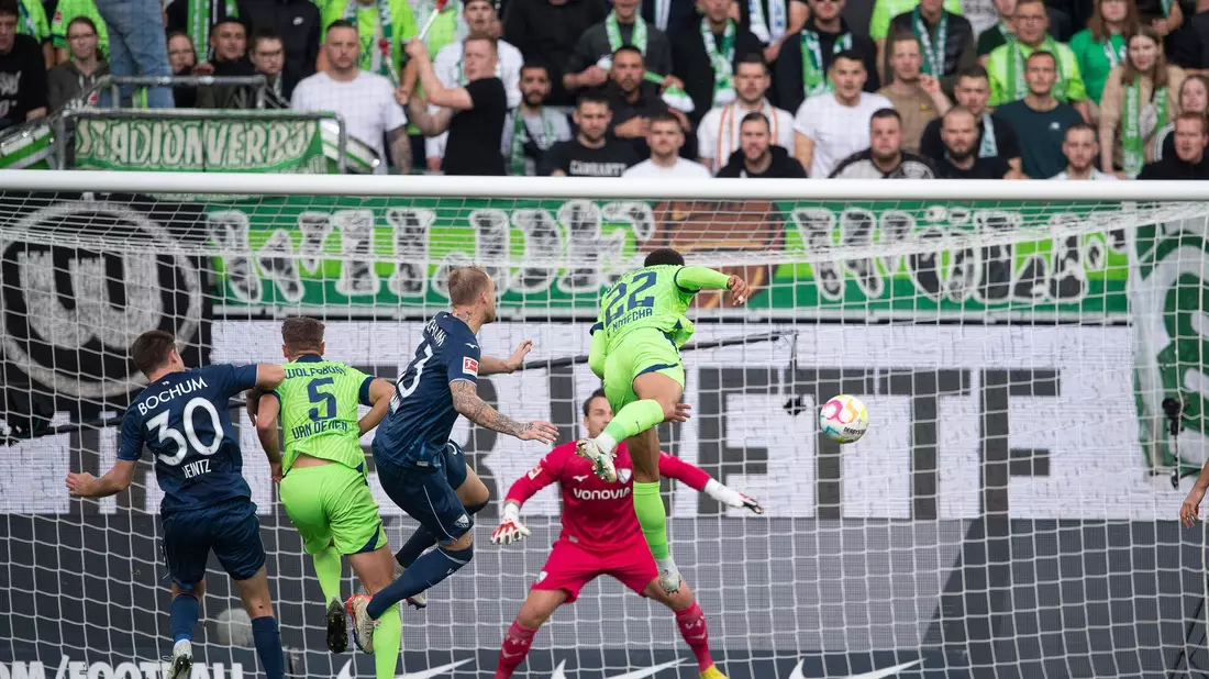 Der VfL Wolfsburg hat im Abstiegskampf das Duell mit dem VfL Bochum für sich entschieden. - Bild: Swen Pförtner/dpa