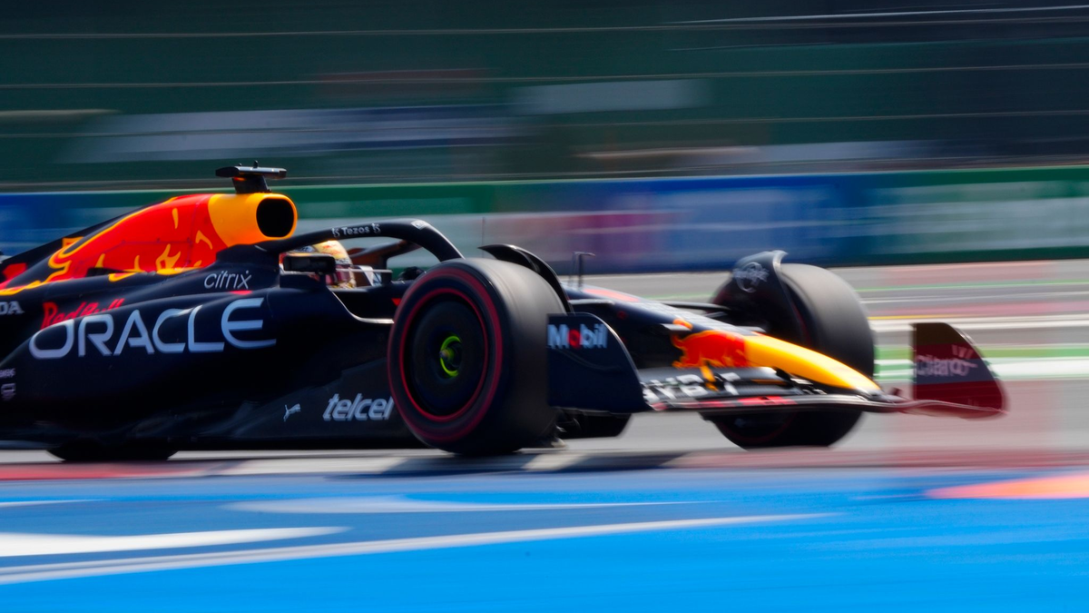 Max Verstappen konnte die Konkurrenz in allen Trainingseinheiten in Mexiko hinter sich lassen. - Foto: Fernando Llano/AP/dpa