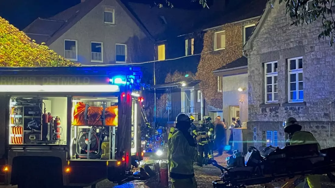 FW Dresden: Schwerer Unfall an Rolltreppe - Technische Rettung durch die Feuerwehr - Bild: presseportal.de