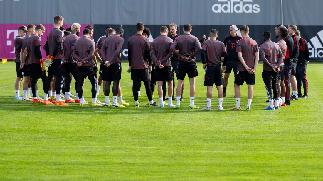 Torwart Manuel Neuer beim Abschlusstraining des FC Bayern auf dem Trainingsgelände an der Säbener Straße. - Bild: Sven Hoppe/dpa