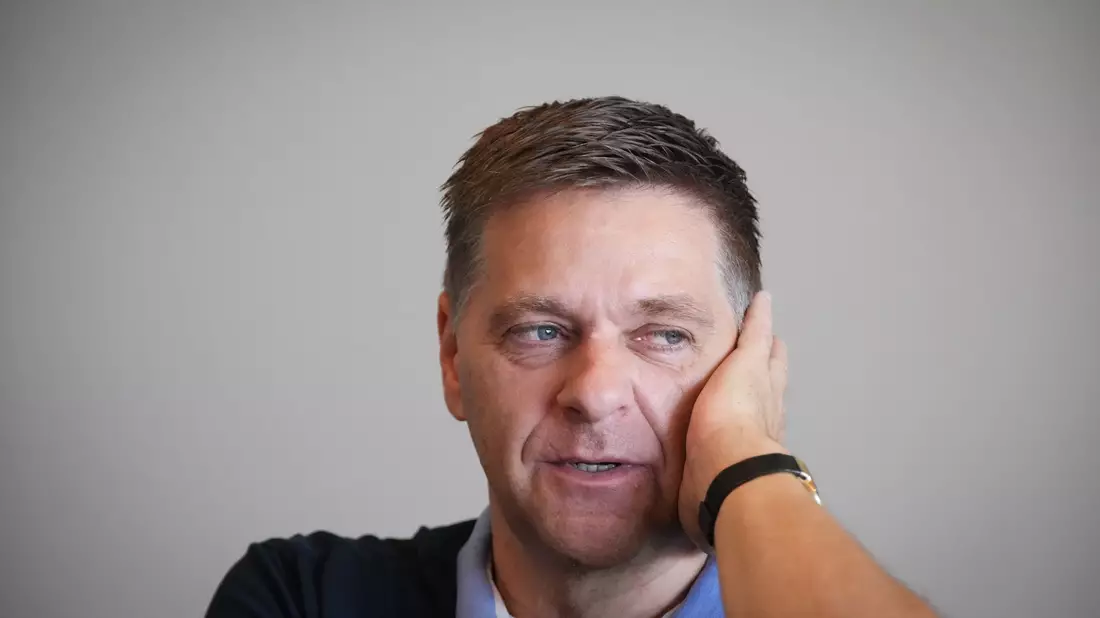Unions Geschäftsführer Oliver Ruhnert ist mit der Leistung seiner Trainerbank gegen Darmstadt zufrieden - auch ohne den gesperrten Bjelica. - Bild: Soeren Stache/Deutsche Presse-Agentur GmbH/dpa