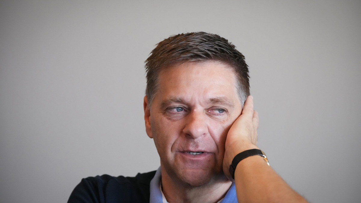 Unions Geschäftsführer Oliver Ruhnert ist mit der Leistung seiner Trainerbank gegen Darmstadt zufrieden - auch ohne den gesperrten Bjelica. - Foto: Soeren Stache/Deutsche Presse-Agentur GmbH/dpa