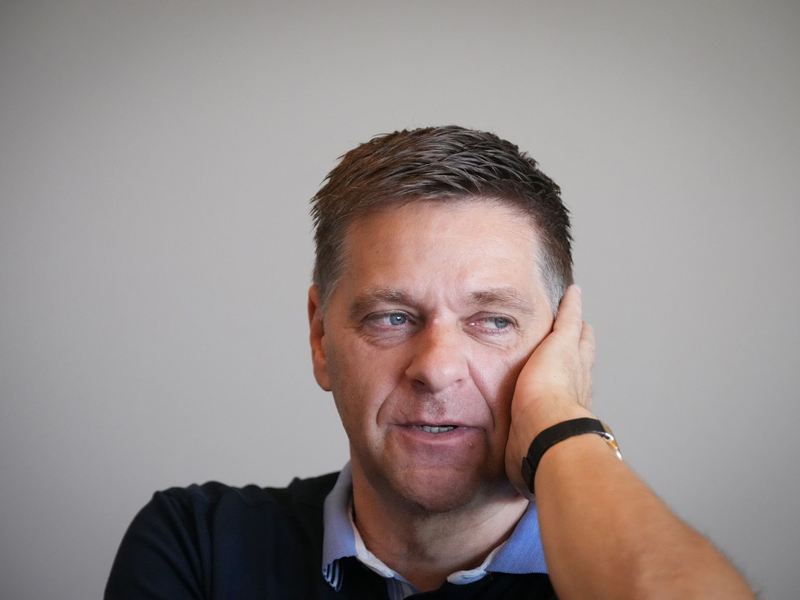 Unions Geschäftsführer Oliver Ruhnert ist mit der Leistung seiner Trainerbank gegen Darmstadt zufrieden - auch ohne den gesperrten Bjelica. - Foto: Soeren Stache/Deutsche Presse-Agentur GmbH/dpa