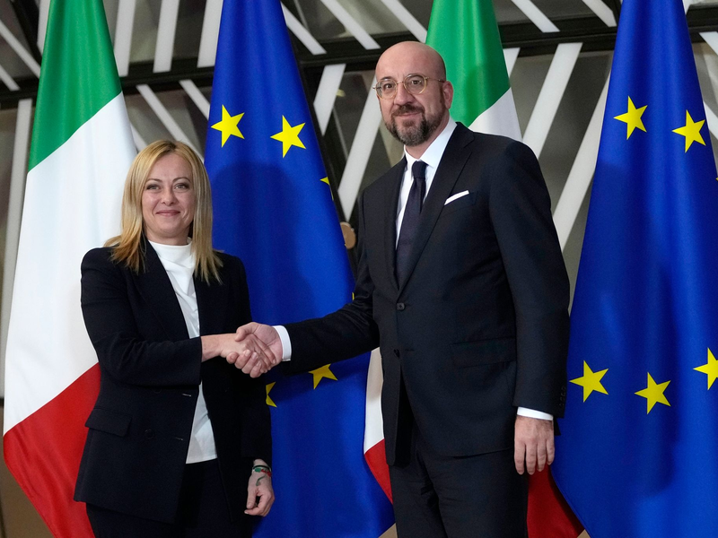 Anfang November hatte die EU-Kommission die Aufnahme von Beitrittsverhandlungen mit der Ukraine empfohlen. - Foto: Virginia Mayo/AP/dpa