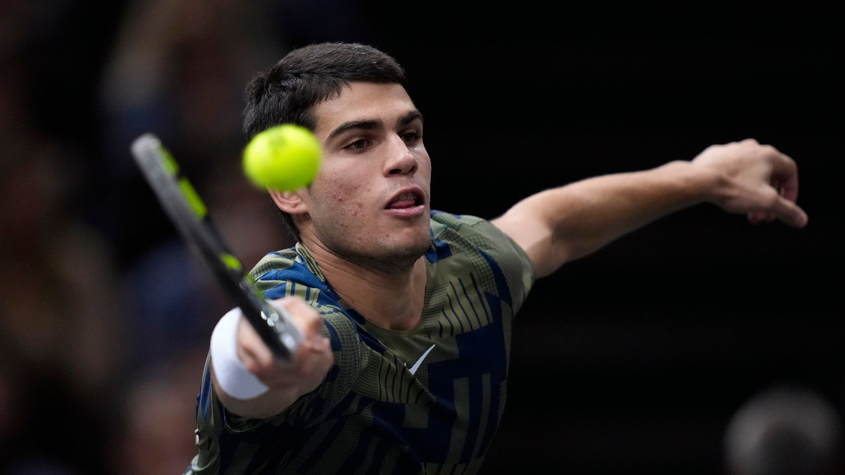 Steht bei den French Open im Viertelfinale: Carlos Alcaraz. - Foto: Thibault Camus/AP/dpa