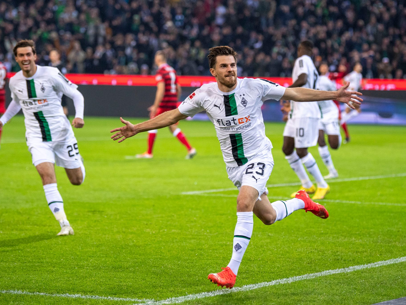 Plea trifft und verletzt sich. - Foto: David Inderlied/dpa