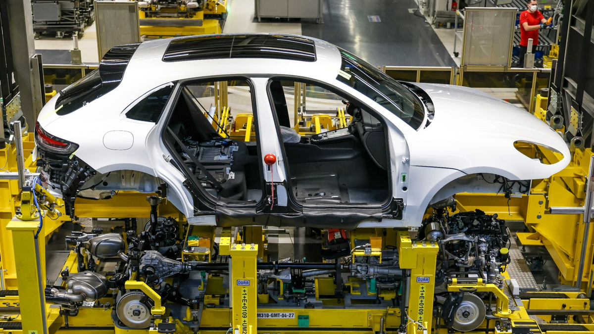 Der Auftragsbestand in der deutschen Industrie wächst - dank einer Erholung in der Autobranche. (Archivbild) - Foto: Jan Woitas/dpa