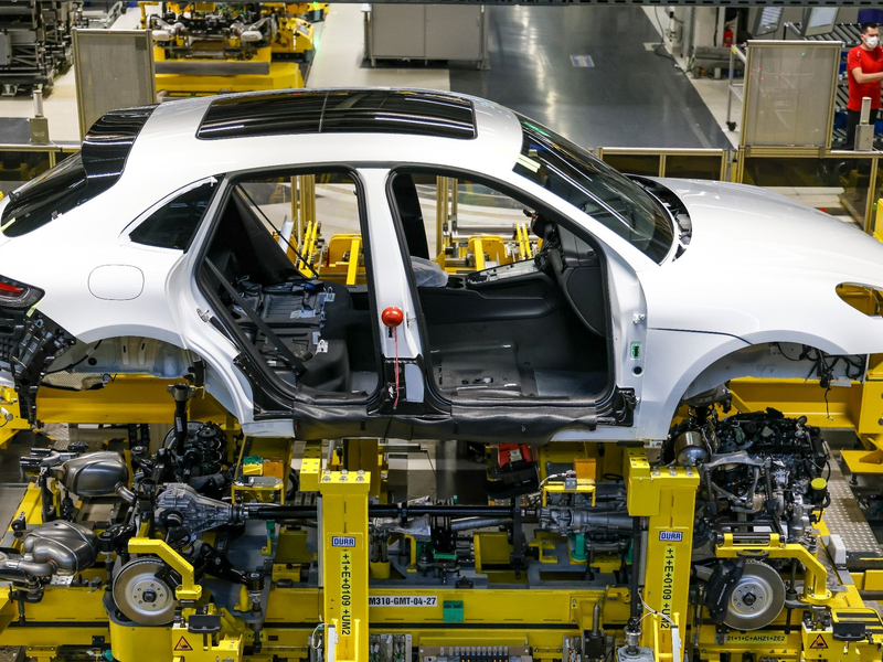 Der Auftragsbestand in der deutschen Industrie wächst - dank einer Erholung in der Autobranche. (Archivbild) - Foto: Jan Woitas/dpa