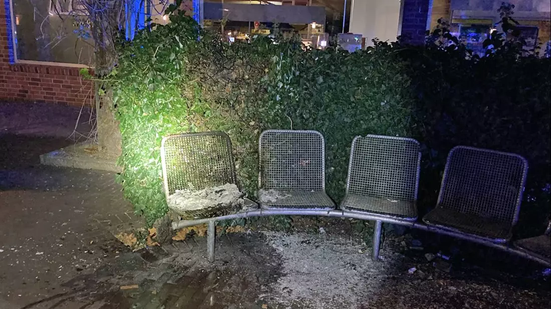 POL-DEL: Autobahnpolizei Ahlhorn: Mann durch aufgebwirbelten Gegenstand auf der Autobahn 29 in Hatten leicht verletzt +++ Zeugen gesucht - Bild: presseportal.de
