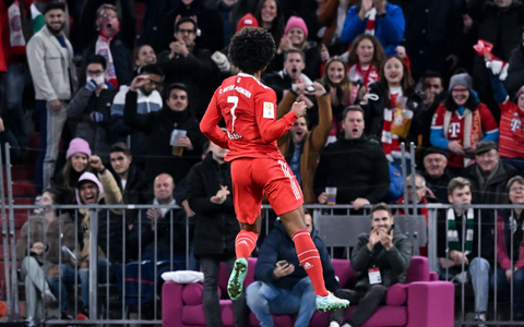 Offensiv fand Werder kaum statt, hier mal ein Kopfballversuch von Jens Stage. - Foto: Sven Hoppe/dpa