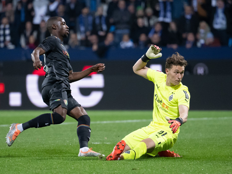 Schalke holte sich gegen Wiesbaden einen wichtigen Sieg. - Foto: Bernd Thissen/dpa