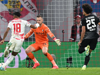 Freiburgs Ritsu Doan (2.v.r.) köpft zur Führung ein.  - Foto: Hendrik Schmidt/dpa