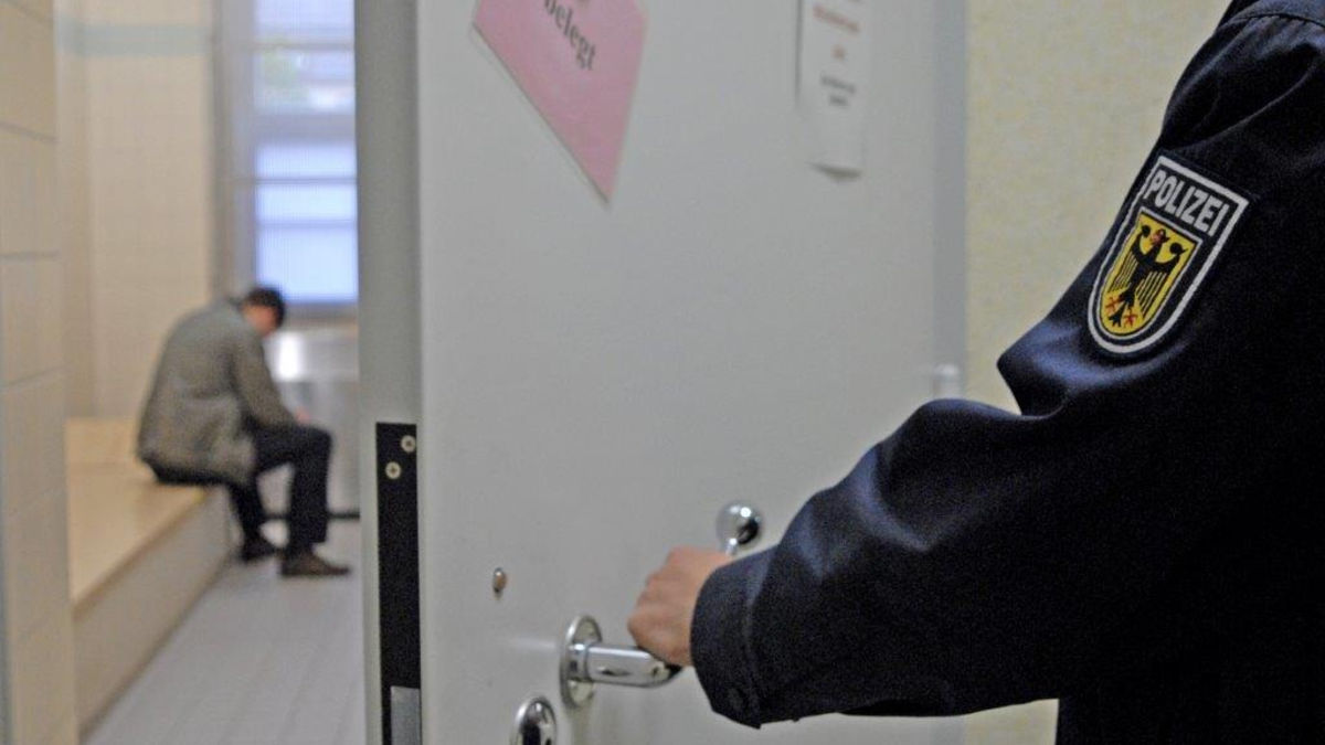 Bundespolizeidirektion München: Bundespolizei stellt entflohenen Häftling - Foto: presseportal.de