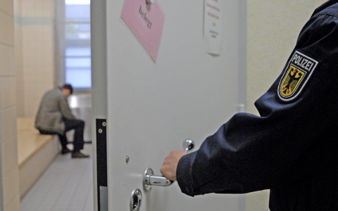 Bundespolizeidirektion München: Bundespolizei vollstreckt Haftbefehl/Ortsunkenntnis führt ins Gefängnis - Foto: presseportal.de