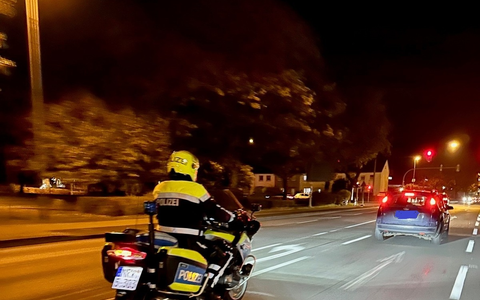 FW-EN: Zwei Kradunfälle kurz hintereinander - Motorräder verunfallten an der Wittener Landstraße und Hengsteyseestraße - Foto: presseportal.de FW-EN: Zwei Kradunfälle kurz hintereinander - Motorräder verunfallten an der Wittener Landstraße und Hengsteyseestraße - Foto: presseportal.de