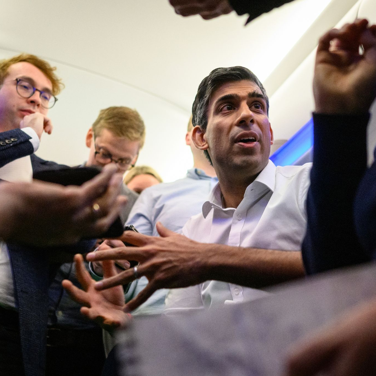 Rishi Sunak wittert seine Chance: Alle Minister prüfen die bestehenden Zusagen zur Reduzierung der Treibhausgasemissionen «im Lichte einiger Herausforderungen bei den Lebenshaltungskosten». - Foto: Leon Neal/PA Wire/dpa