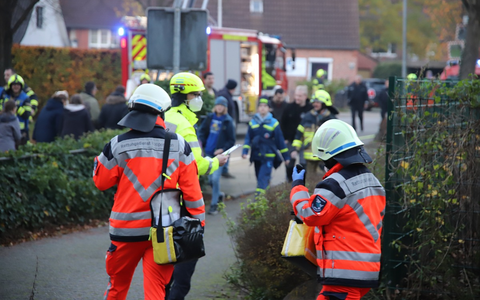 FW VG Westerburg: Rettungswagen prallt auf Einsatzfahrt mit PKW zusammen - drei Personen leicht verletzt - Foto: presseportal.de