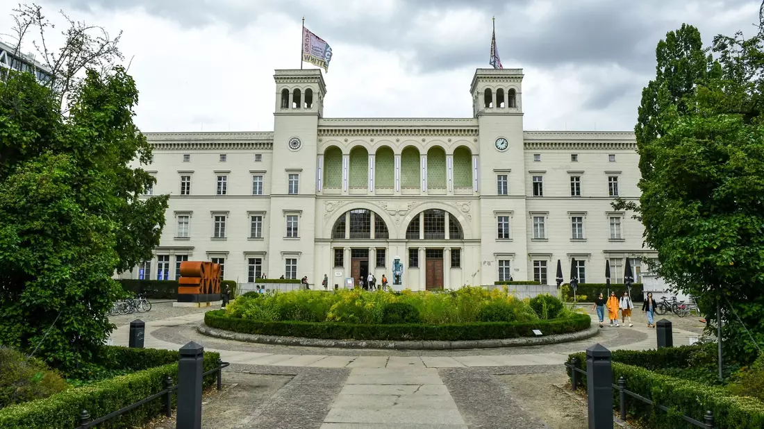 Das Museum Hamburger Bahnhof ist nach Umbau wiedereröffnet. - Bild: Jens Kalaene/dpa-Zentralbild/dpa