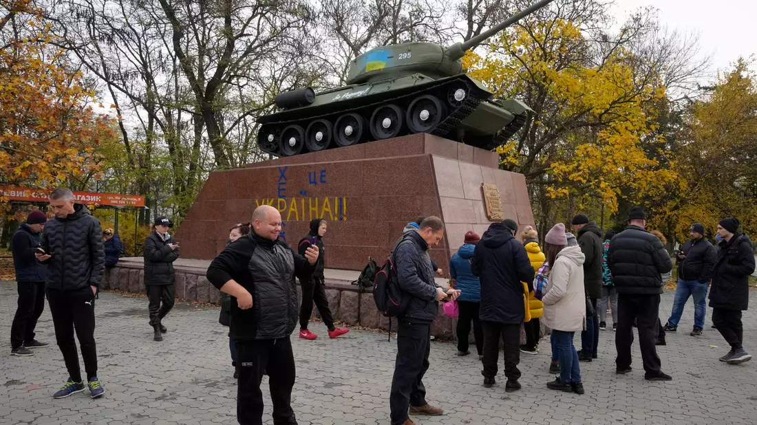 Die russische Armee setzt darauf, das Leben in den Frontgebieten der Ukraine unmöglich zu machen. (Archivbild) - Bild: Efrem Lukatsky/AP/dpa