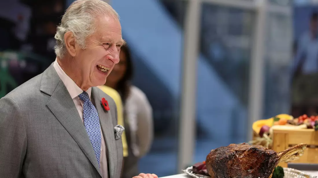 König Charles kämpft gegen Lebensmittelverschwendung. - Bild: Russell Cheyne/PA Wire/dpa