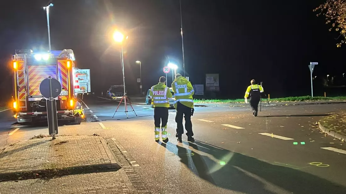 FW Bad Segeberg: Verkehrsunfall in den Morgenstunden - 3 leicht verletzte Personen - Bild: presseportal.de