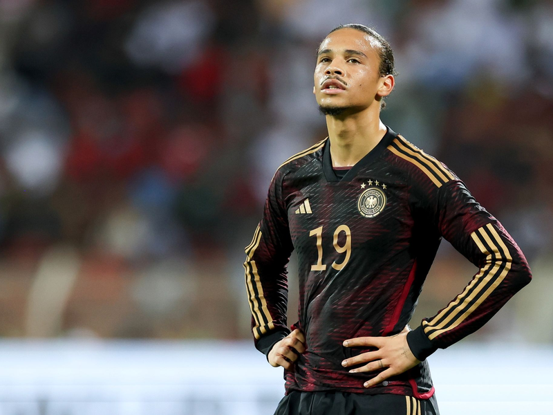 Hatte sich im Testspiel gegen Österreich nicht im Griff und sah die Rote Karte: Leroy Sané. - Foto: Christian Charisius/dpa