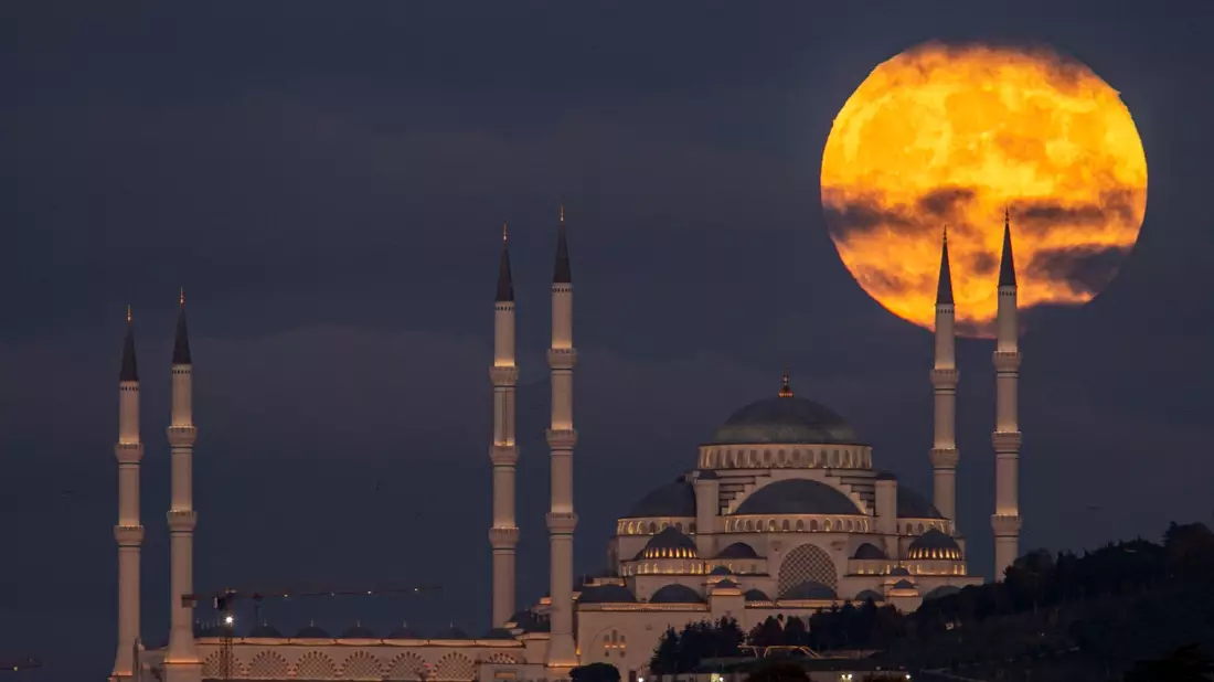 Das beliebteste Reiseland der Deutschen war in diesem Sommer die Türkei. (Archivbild) - Bild: Emrah Gurel/AP/dpa